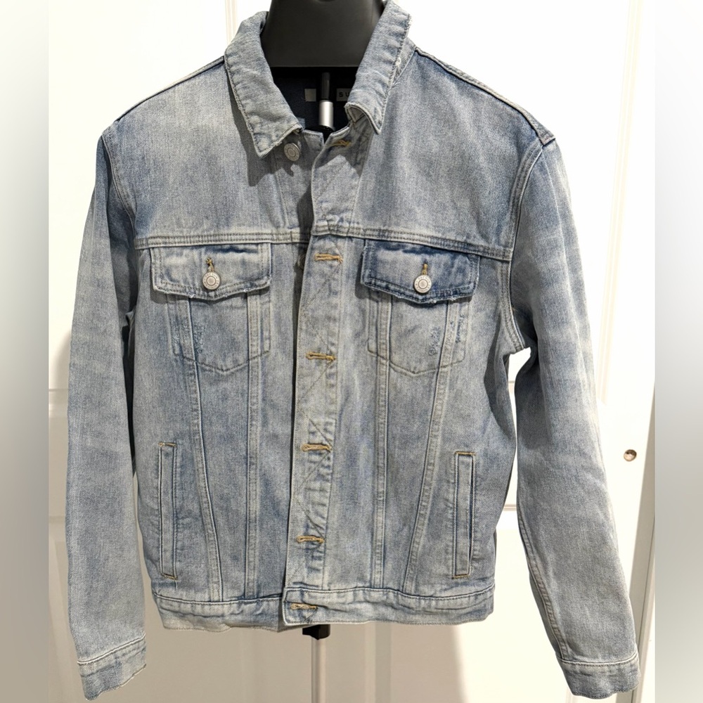 PacSun Light Wash Denim Jacket Women’s Medium Classic Trucker Jean Jacket